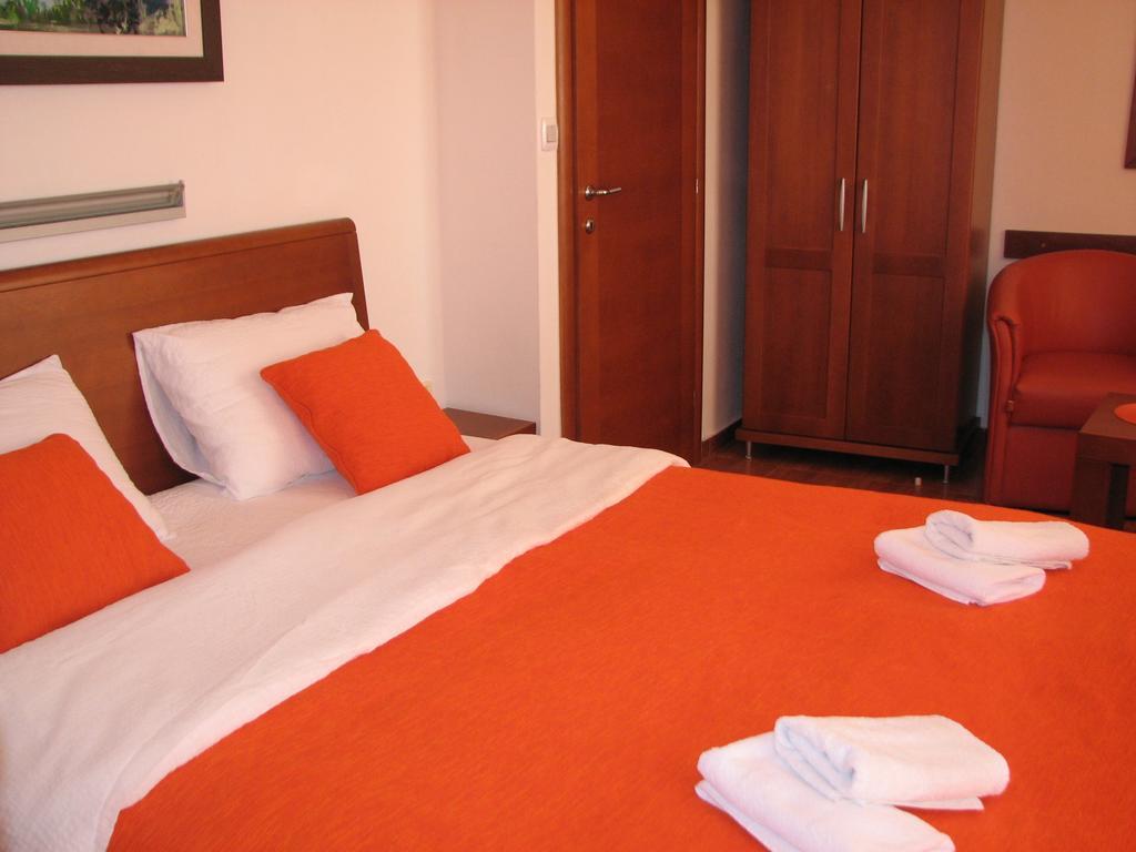 R-Club Old Town Apartments Μπούντβα Δωμάτιο φωτογραφία