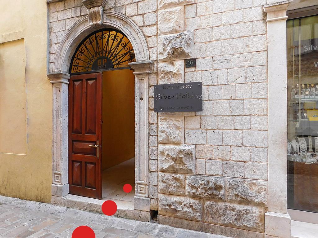 R-Club Old Town Apartments Μπούντβα Εξωτερικό φωτογραφία
