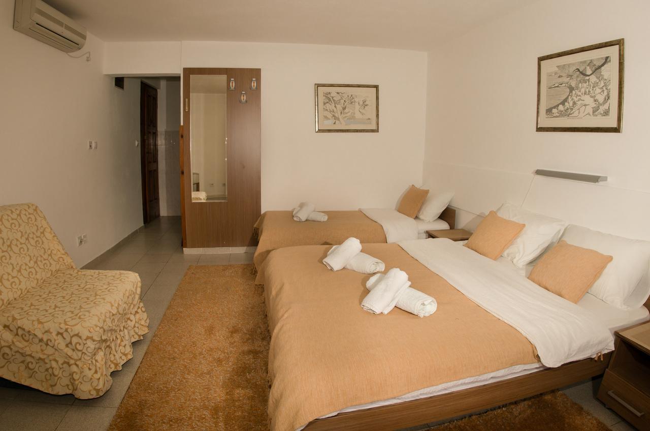 R-Club Old Town Apartments Μπούντβα Εξωτερικό φωτογραφία