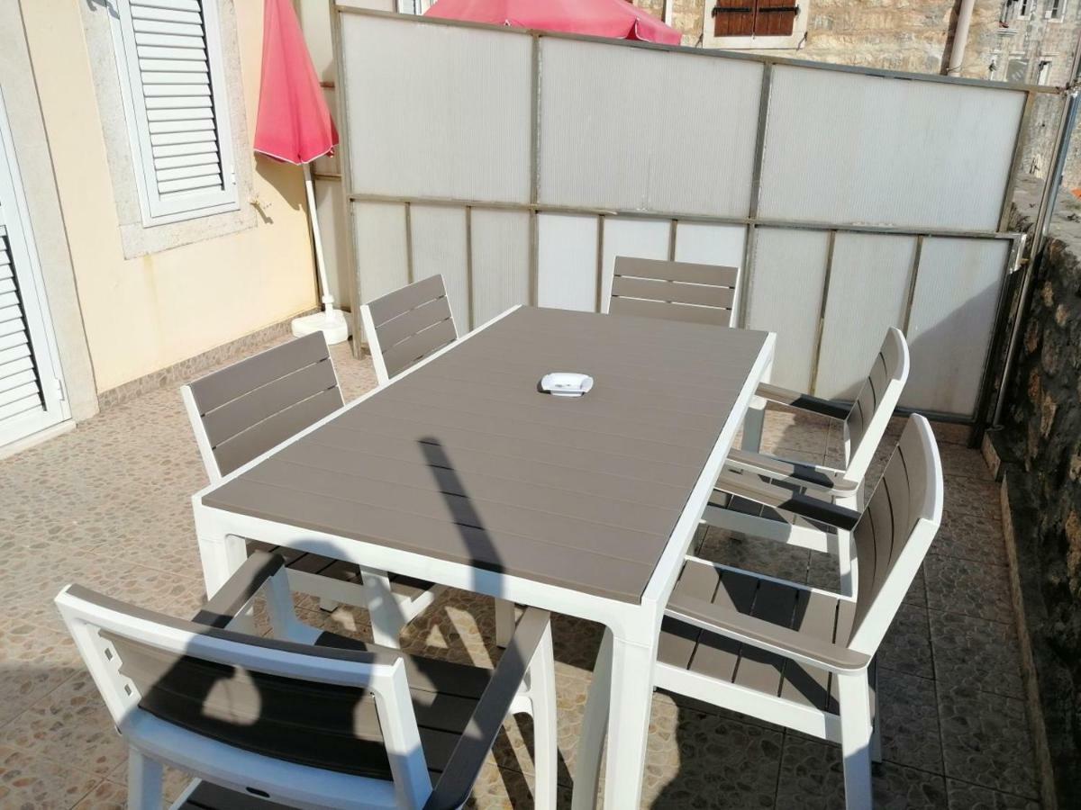 R-Club Old Town Apartments Μπούντβα Εξωτερικό φωτογραφία