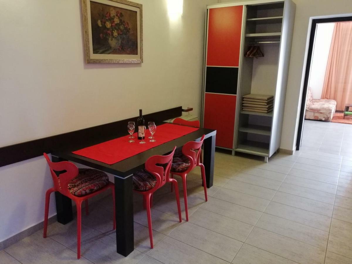 R-Club Old Town Apartments Μπούντβα Εξωτερικό φωτογραφία